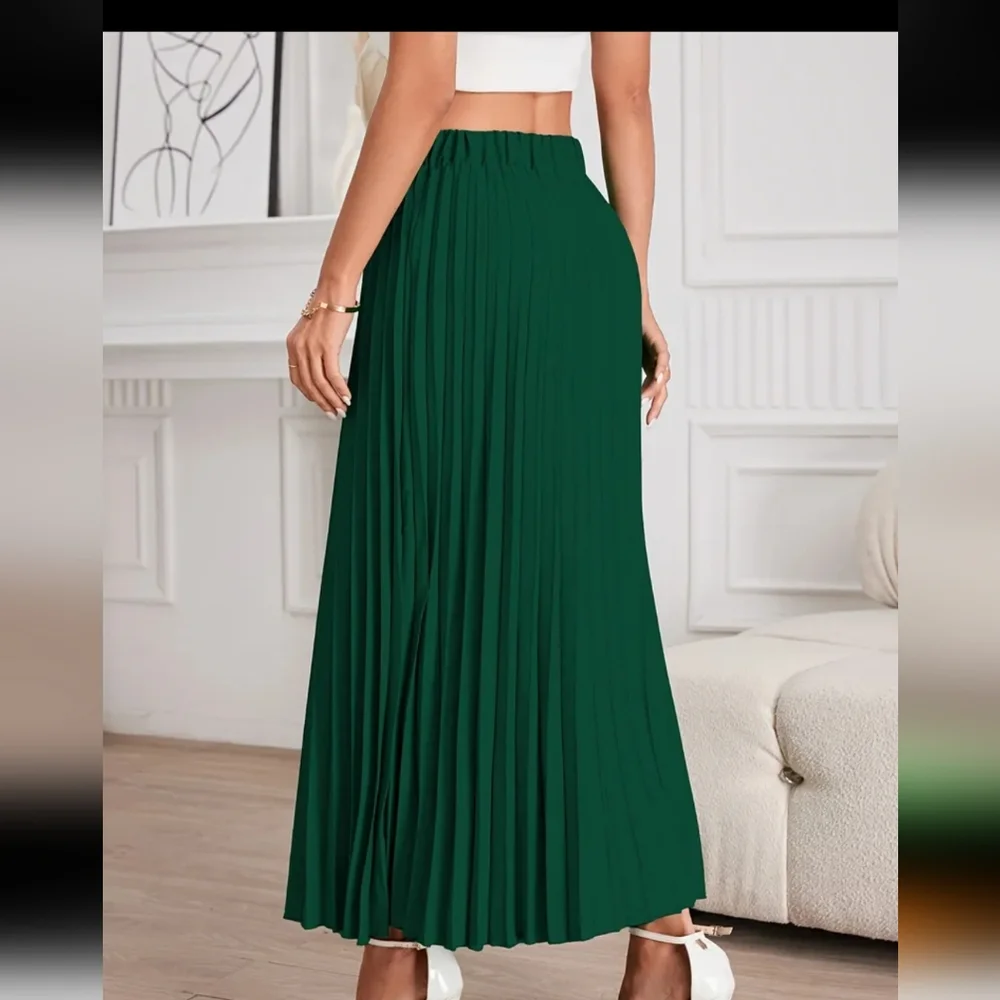 Women’s Emerald Green Pleated Maxi Skirt
